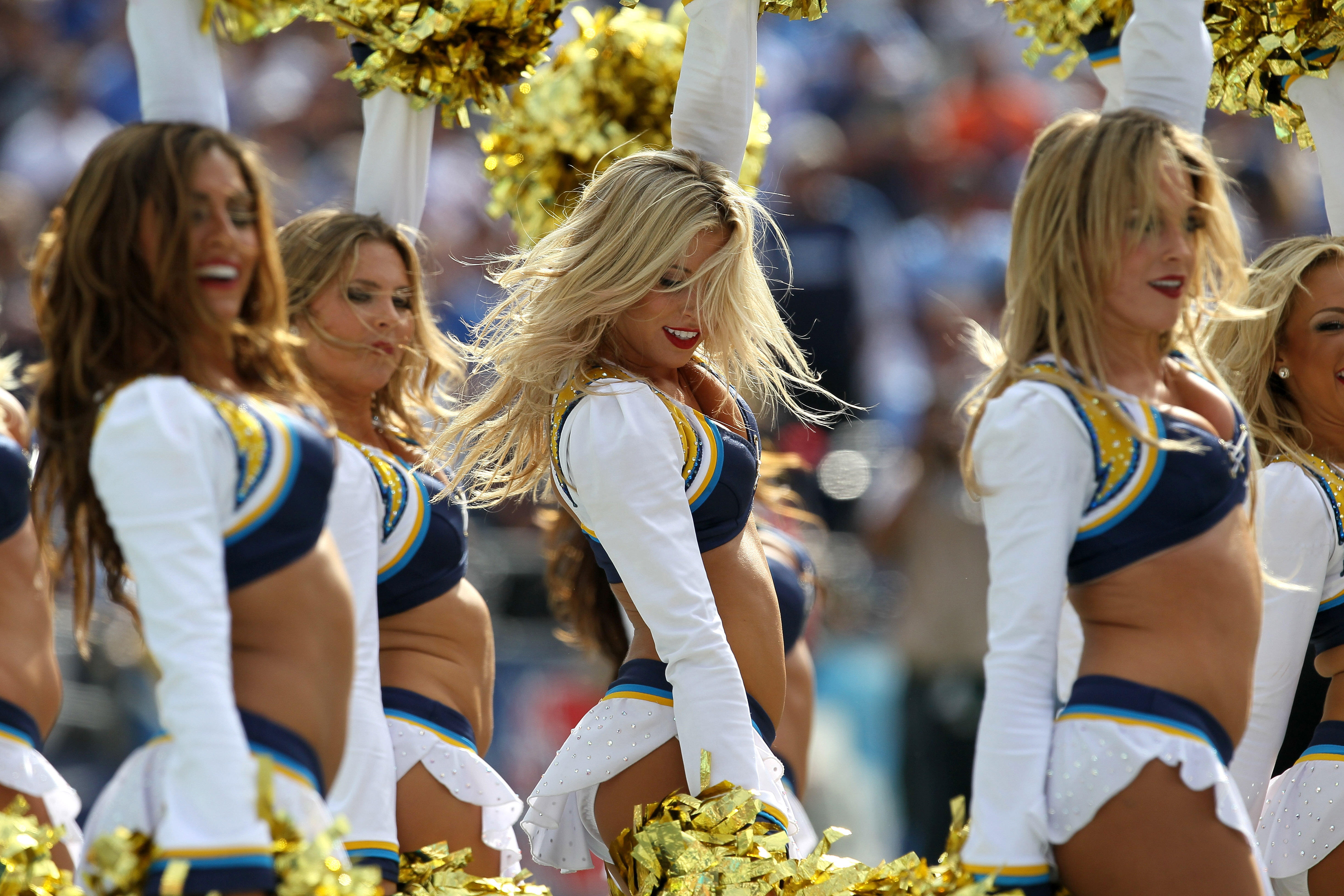 Los Angeles Rams are hosting preliminary Cheerleader Auditions