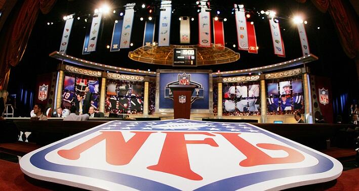 NEW YORK - APRIL 29:  The stage is shown with the NFL Logo at the 2006 NFL Draft on April 29, 2006 at Radio City Music Hall in New York, New York. (Photo by Chris Trotman/Getty Images)