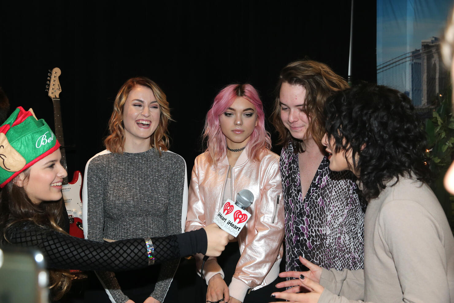 Hey Violet's favorite tv show is Spongebob Squarepants!