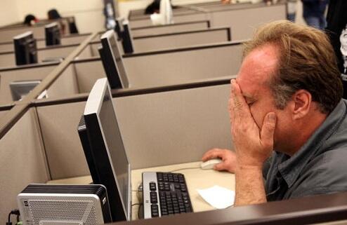 Weekly Jobless Numbers Unexpectedly Rise