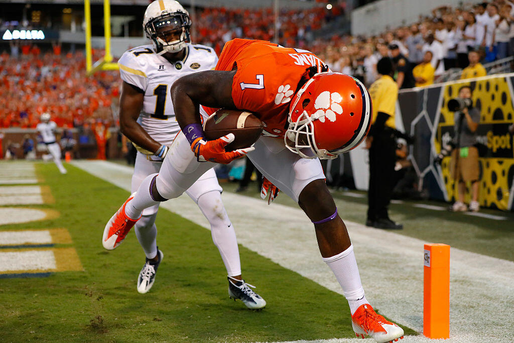 ATLANTA, GA - SEPTEMBER 22:  Mike Williams #7 of the Clemson Tigers pulls in this touchdown reception against Lance Austin #17 of the Georgia Tech Yellow Jackets at Bobby Dodd Stadium on September 22, 2016 in Atlanta, Georgia.  (Photo by Kevin C. Cox/Getty Images)