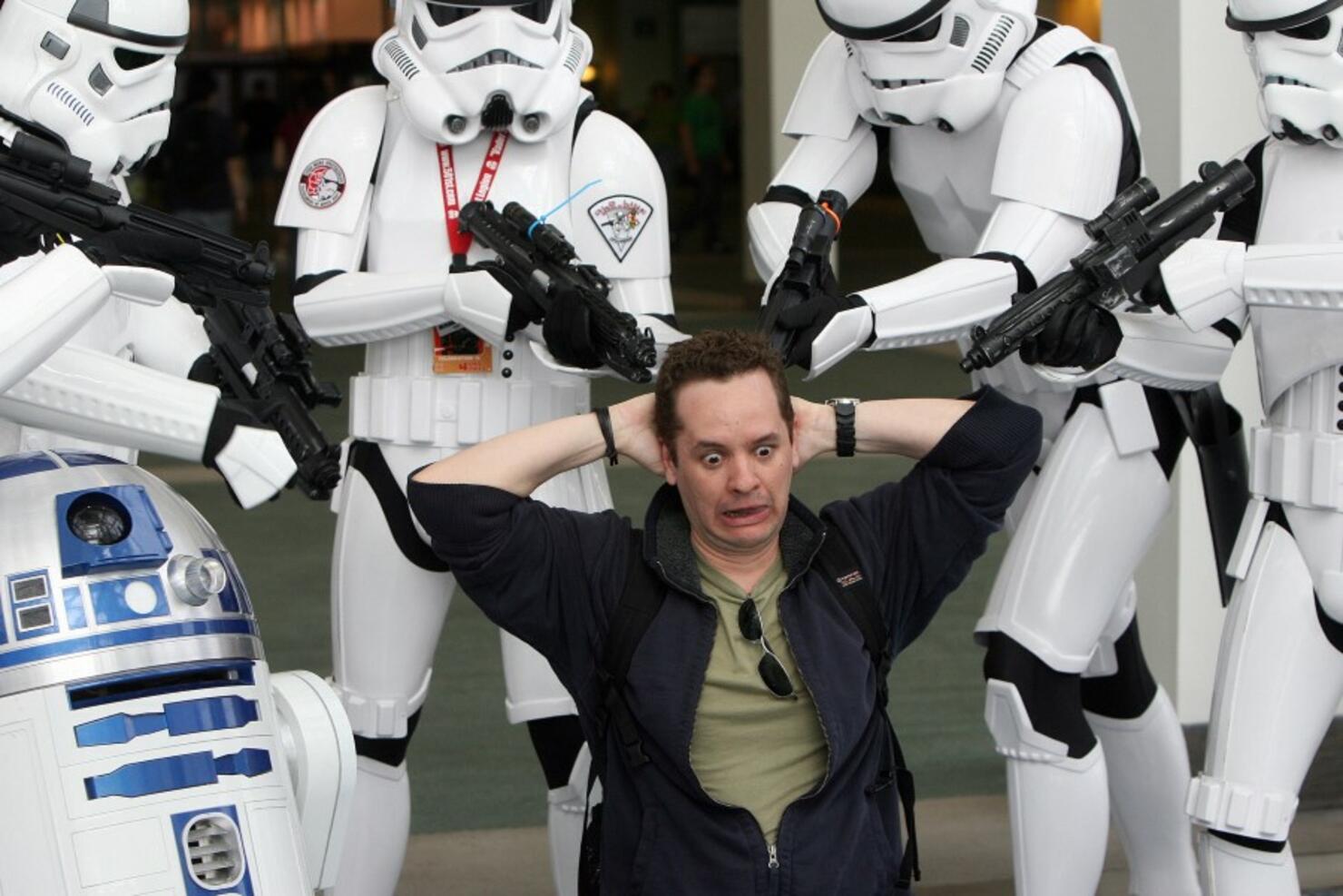 Star Wars fans play during the "Star War