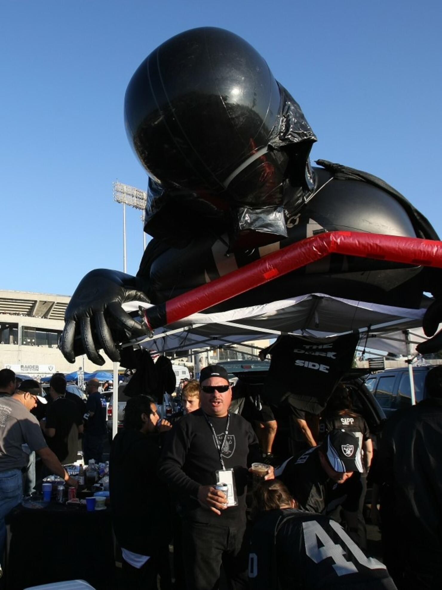 Denver Broncos v Oakland Raiders