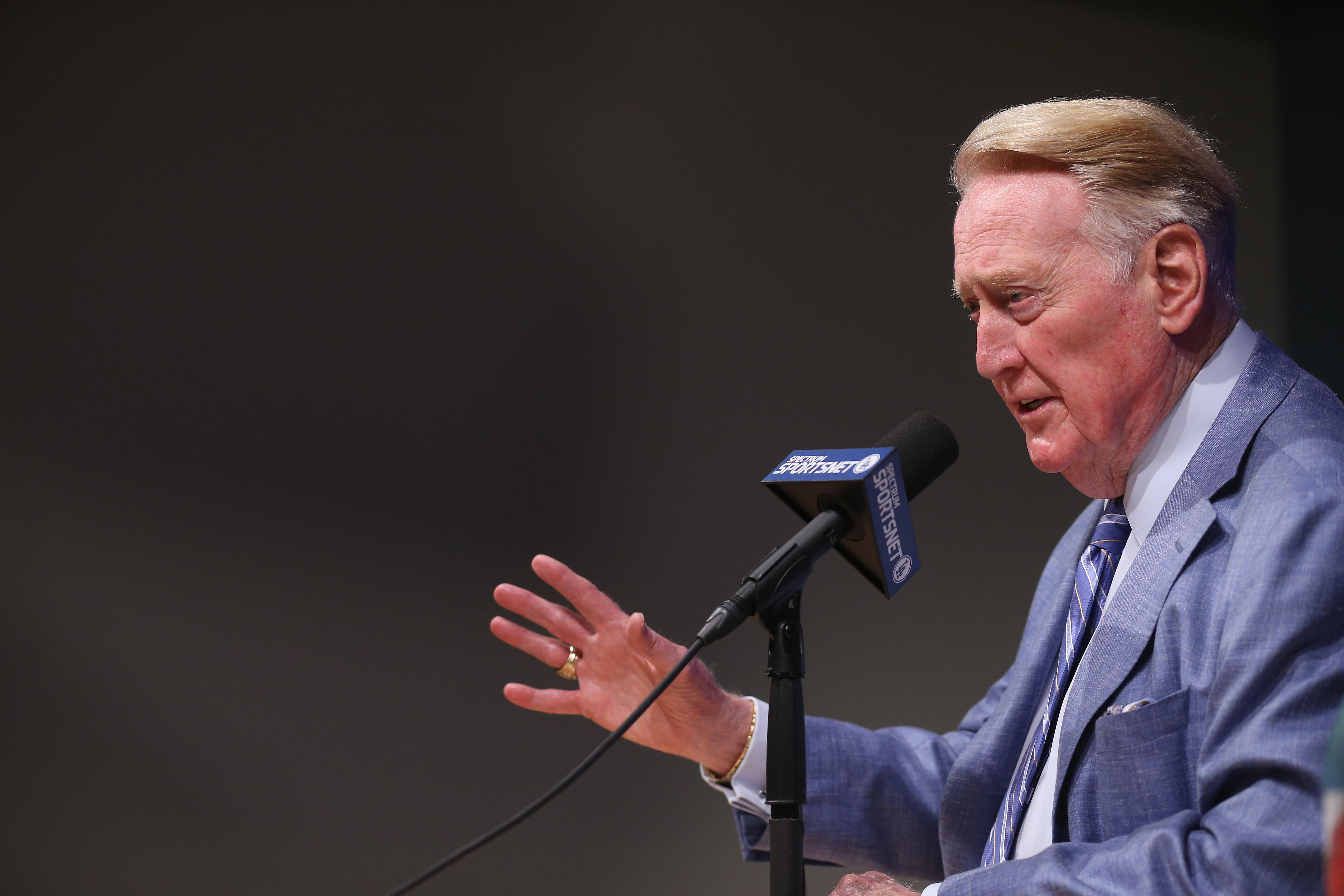 LOS ANGELES, CALIFORNIA - SEPTEMBER 24:  Long time Los Angeles Dodgers announcer Vin Scully speaks at a press conference discussing his career upcoming retirement at Dodger Stadium on September 24, 2016 in Los Angeles, California.  (Photo by Stephen Dunn/