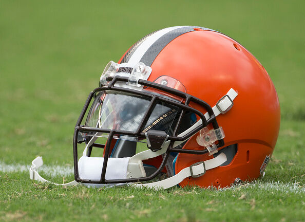 Cleveland Browns v Philadelphia Eagles