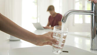 Awkward Tuesday Phone Call: Buddy Roommate Sitch