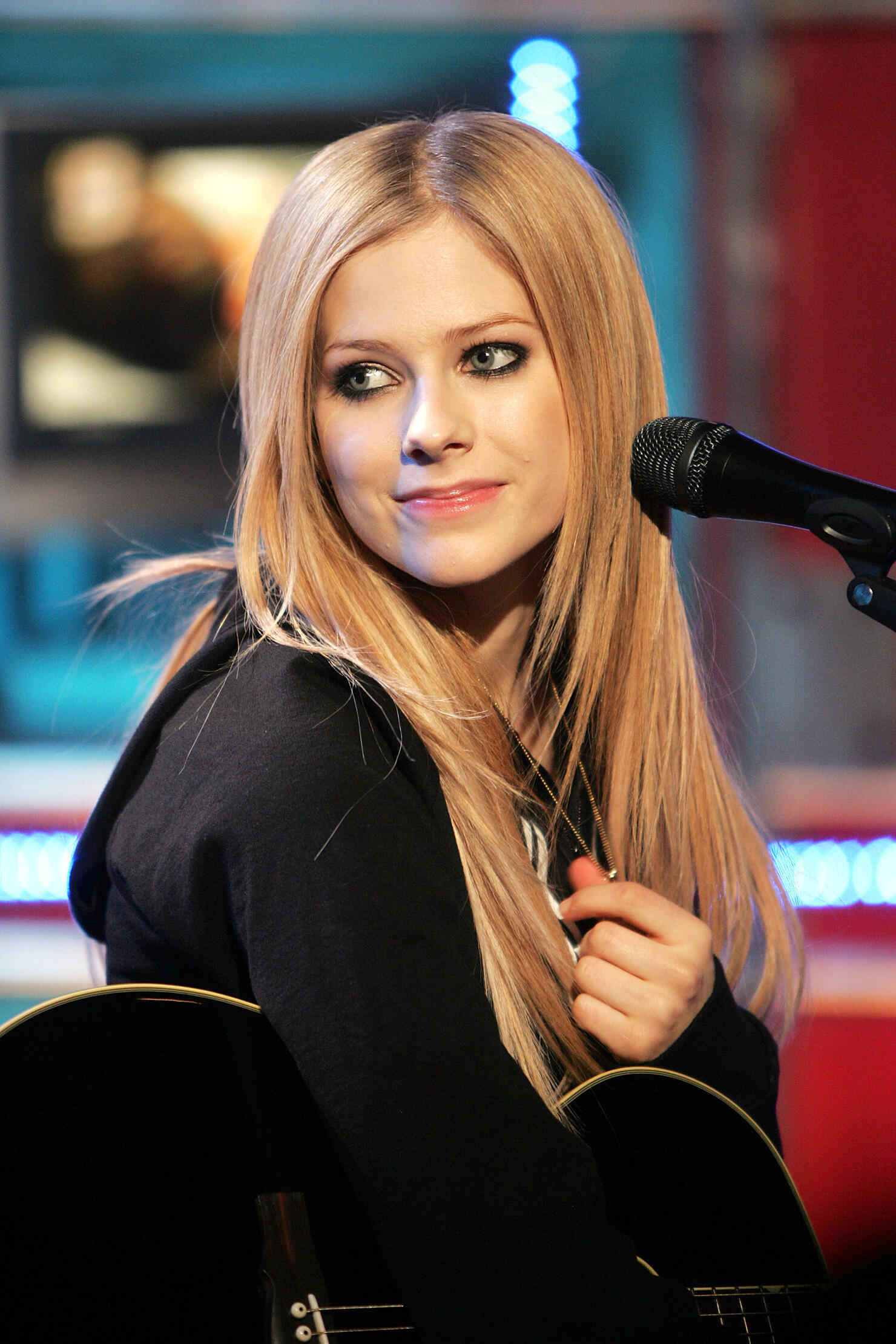 FUSE TV With Avril Lavigne