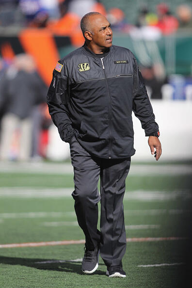 CINCINNATI, OH - NOVEMBER 20:  Head Coach Marvin Lewis of the Cincinnati Bengals watches his team warm up before game against the Buffalo Bills at Paul Brown Stadium on November 20, 2016 in Cincinnati, Ohio.The Bills defeated the Bengals 16-12.  (Photo by John Grieshop/Getty Images)