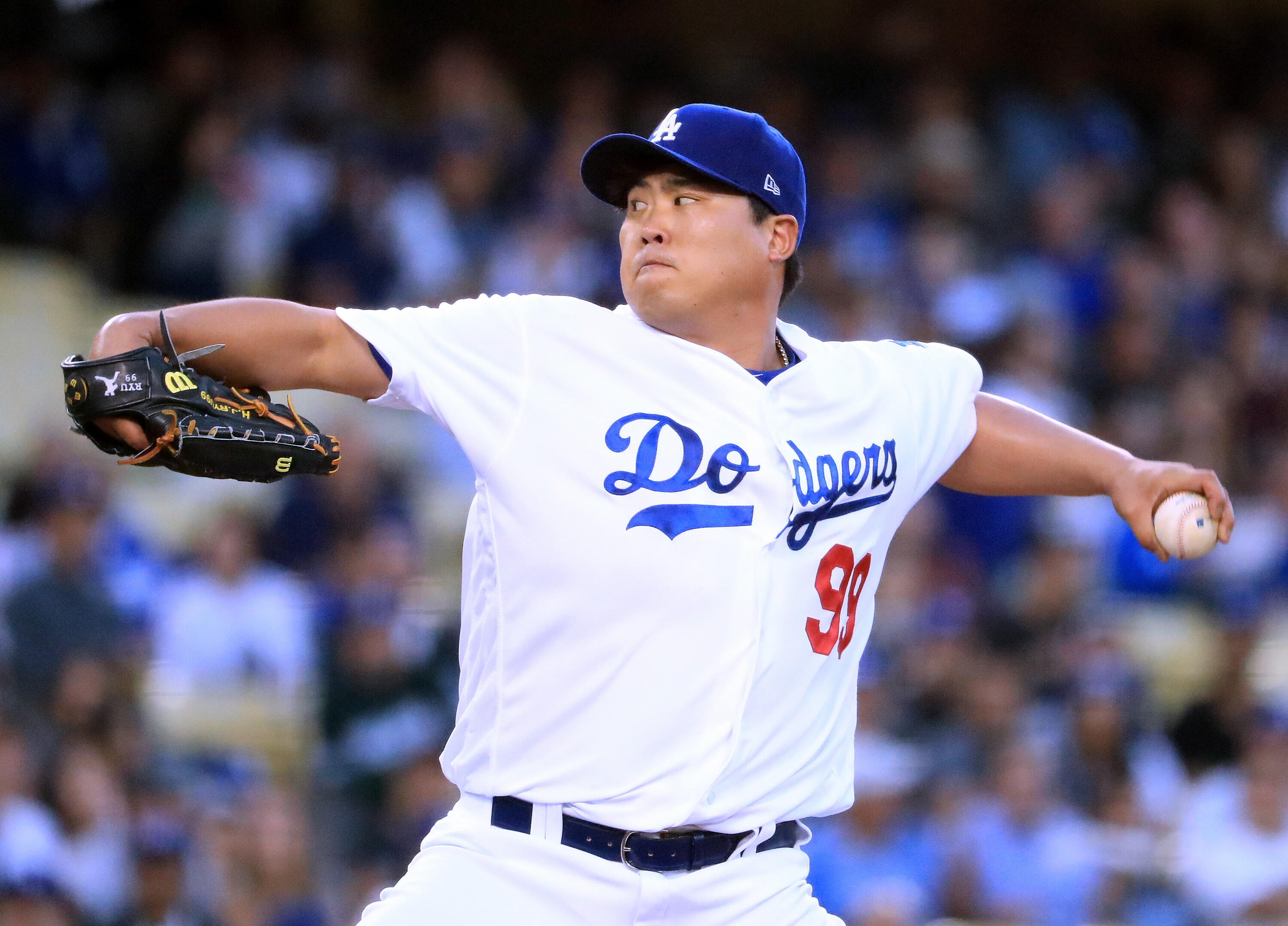 LOS ANGELES, CA - MAY 18:  Hyun-Jin Ryu #99 of the Los Angeles Dodgers pitches to the Miami Marlins during the second inning at Dodger Stadium on May 18, 2017 in Los Angeles, California.  (Photo by Harry How/Getty Images)