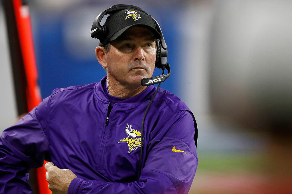 DETROIT.MI - NOVEMBER 24: Head coach head coach Mike Zimmer of the Minnesota Vikings watches his team against the against the Minnesota Vikings at Ford Field on November 24, 2016 in Detroit, Michigan. (Photo by Gregory Shamus/Getty Images)