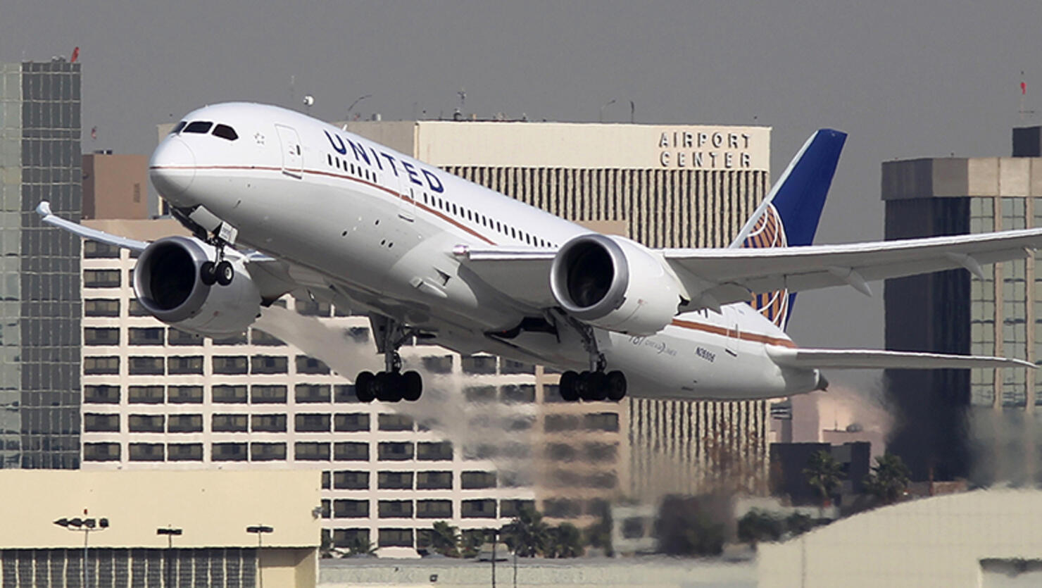 Boeing 787 Faces Renewed Scrutiny After Two New Mechanical Problems