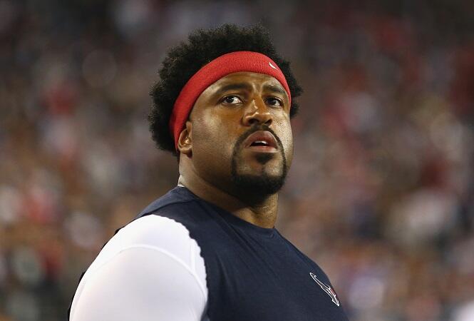 FOXBORO, MA - SEPTEMBER 22:  Duane Brown #76 of the Houston Texans looks on during the game against the New England Patriots at Gillette Stadium on September 22, 2016 in Foxboro, Massachusetts.  (Photo by Adam Glanzman/Getty Images)