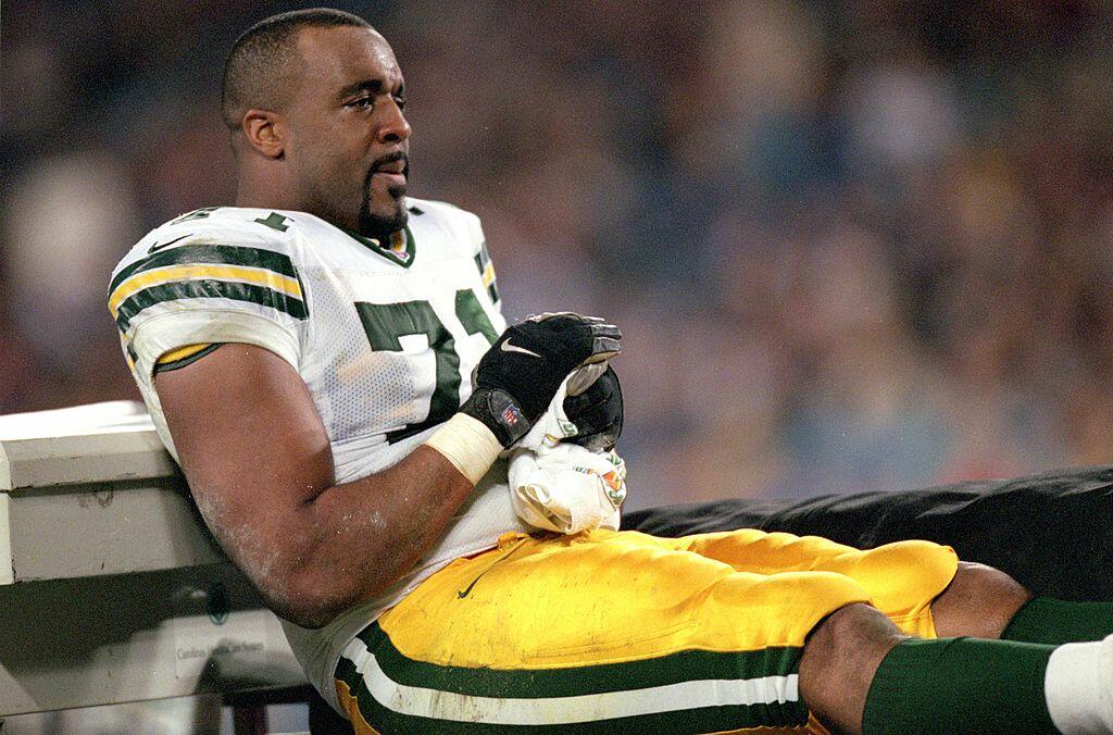 27 Nov 2000:  Santana Dotson #71 of the Green Bay Packers watches the action during the game against the Carolina Panthers at the Ericsson Stadium in Charlotte, North Carolina. The Panthers defeated the Packers 14-31.Mandatory Credit: Craig Jones  /Allspo