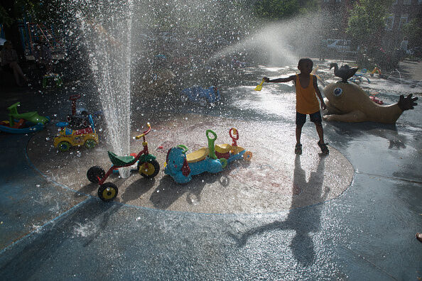 New Yorkers Enjoy Temperatures In The High 80's On Memorial Day Weekend