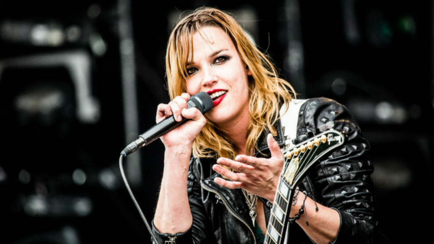 Женский вокал гитара. Лиззи Хейл. Лиззи Хейл Halestorm. Halestorm вокалистка. Lzzy Halestorm.