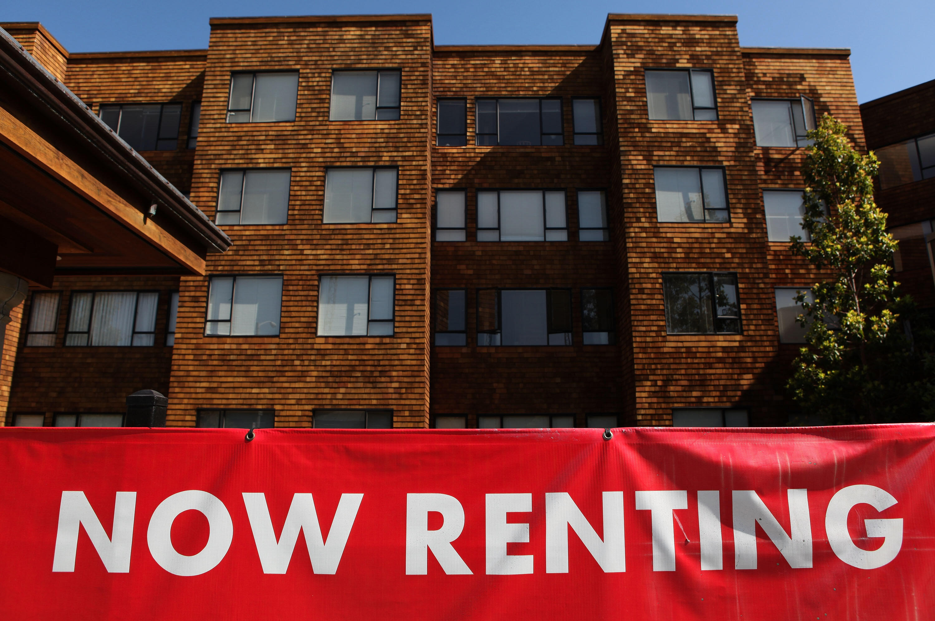 SAN FRANCISCO - JULY 08:  A sign advertising  apartments for rent is displayed in front of an apartment complex July 8, 2009 in San Francisco, California. As the economy continues to falter, vacancy rates for U.S. apartments have spiked to a twenty two ye