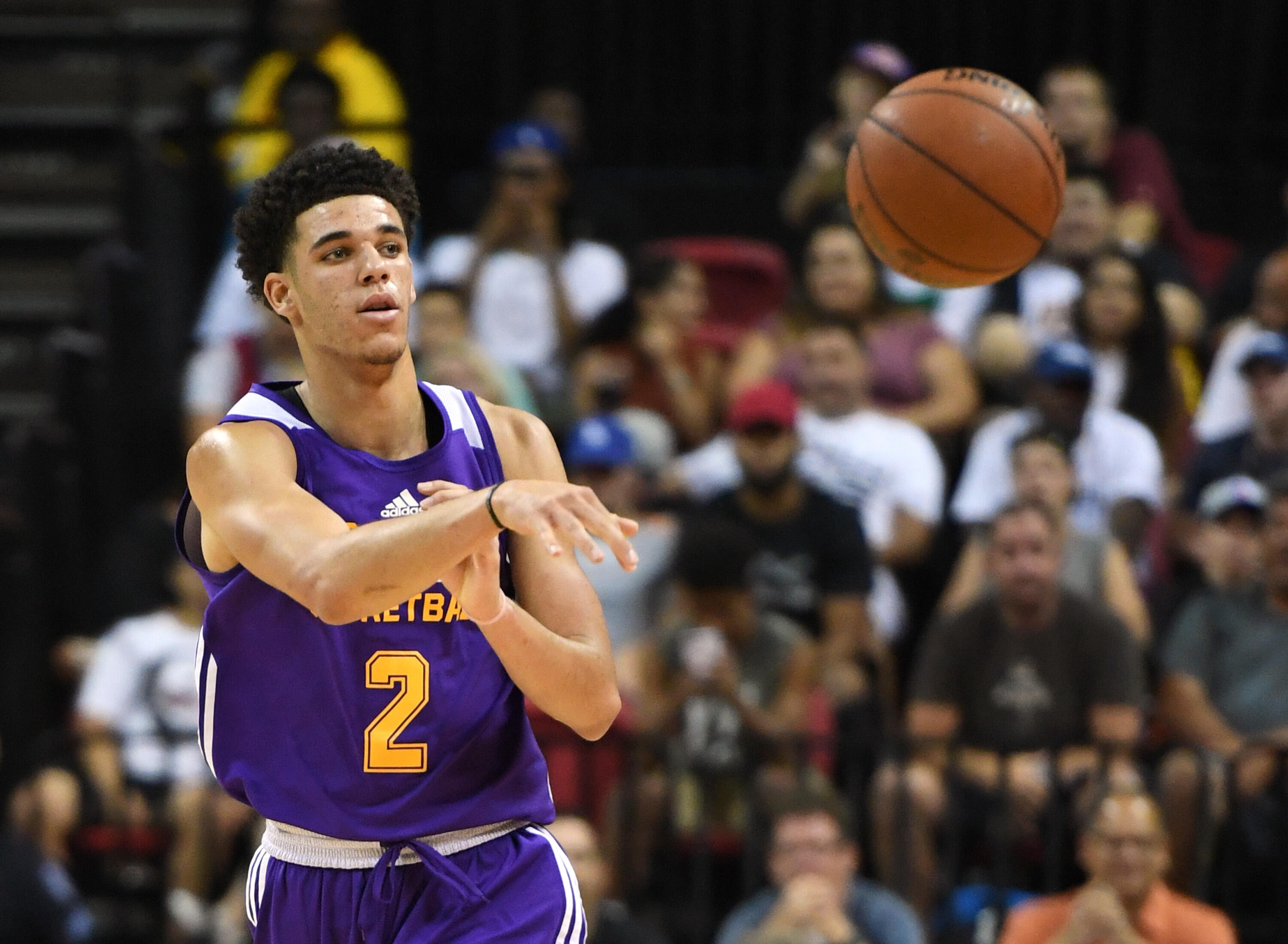 LAS VEGAS, NV - JULY 13:  Lonzo Ball #2 of the Los Angeles Lakers passes the ball up the court against the Cleveland Cavaliers during the 2017 Summer League at the Thomas & Mack Center on July 13, 2017 in Las Vegas, Nevada. Los Angeles won 94-83. NOTE TO 