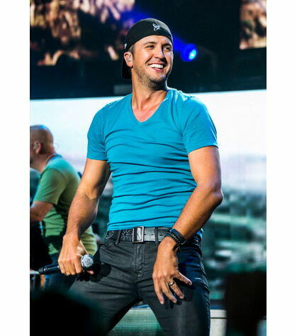 CLARKSTON, MI - JUNE 19:  Luke Bryan performs in support of his 