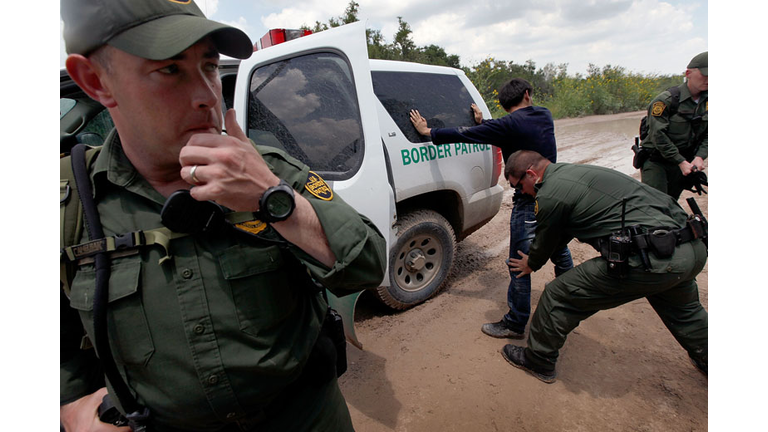 Agents Patrol Texas Border To Stop Illegal Immigrants From Entering U.S.