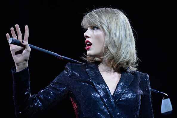 COLOGNE, GERMANY - JUNE 19:  Taylor Swift performs during 'The 1989 World Tour' night 1 at Lanxess Arena on June 19, 2015 in Cologne, Germany.  (Photo by Sascha Steinbach/Getty Images for TAS)