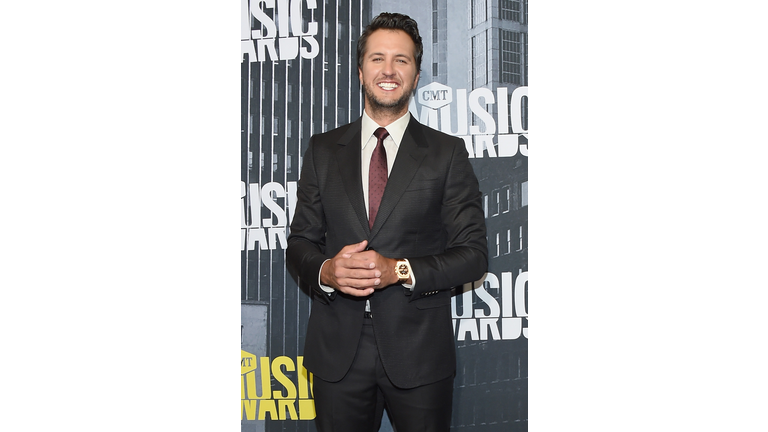 2017 CMT Music Awards - Arrivals