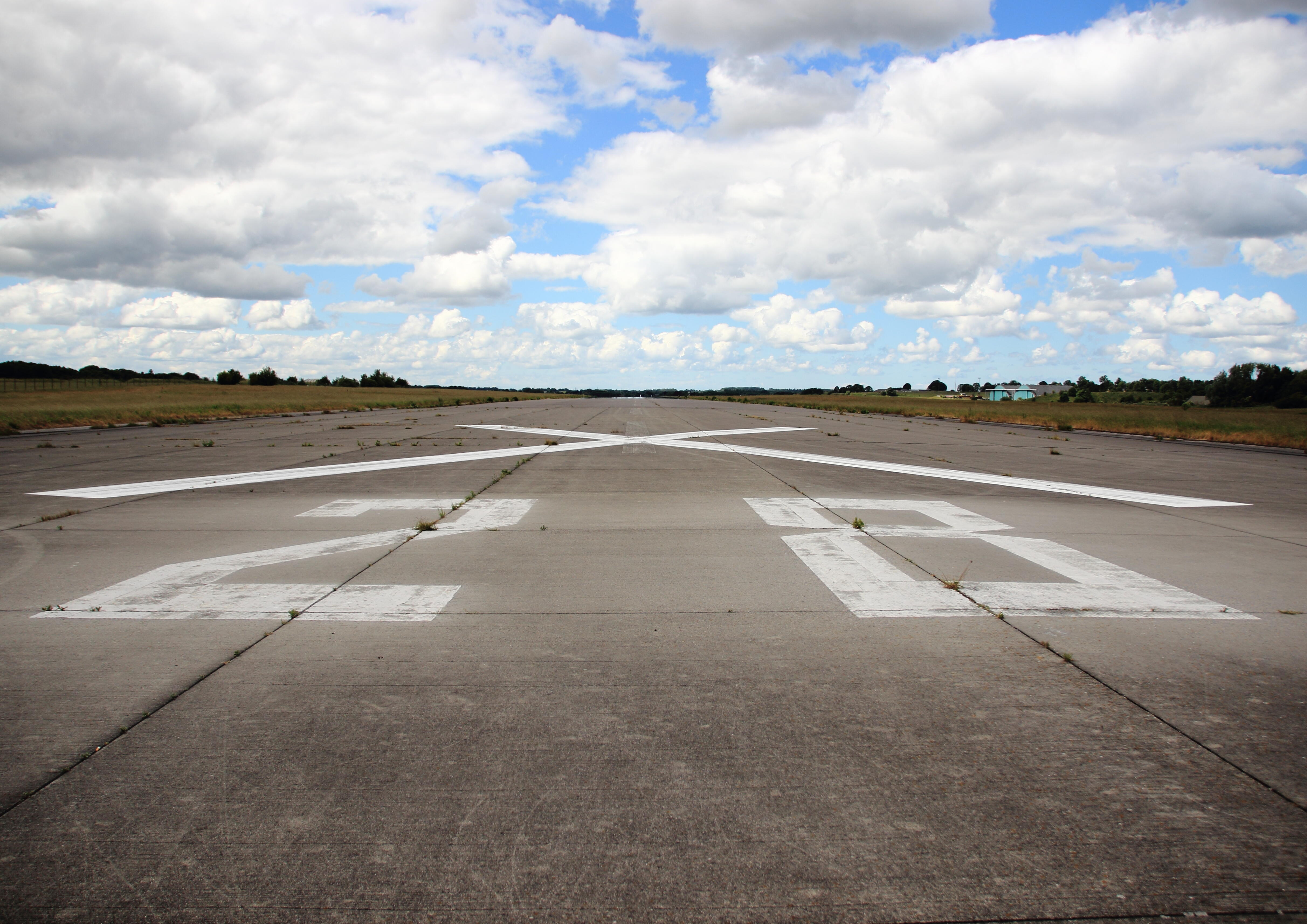 Could the Des Moines International Airport be getting heated runways?? | Van and ...