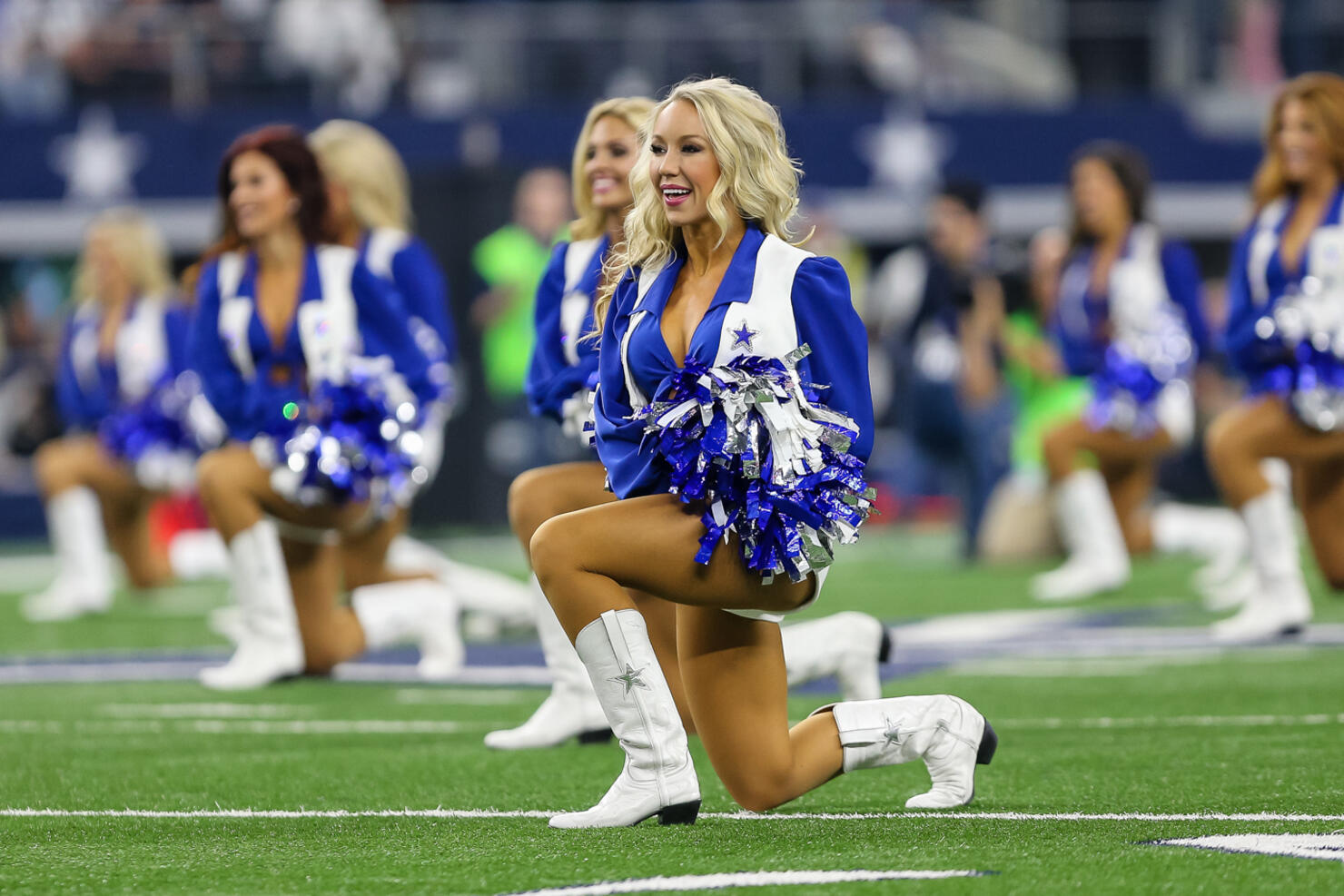 Sexy NFL Cheerleaders - Gallery