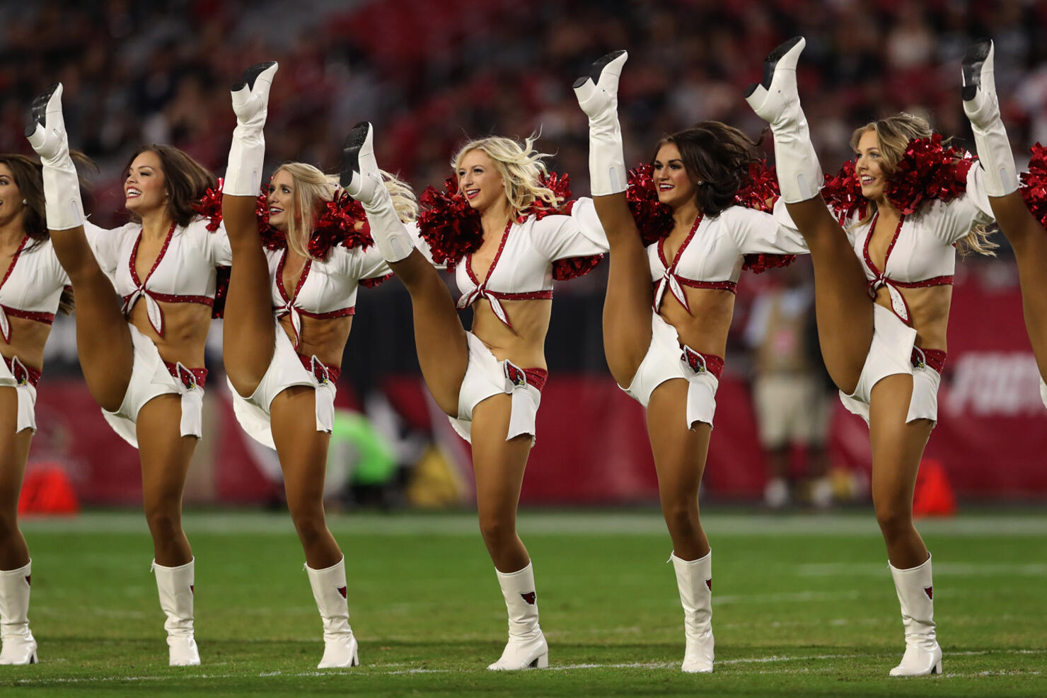 Oakland Raiders cheerleaders