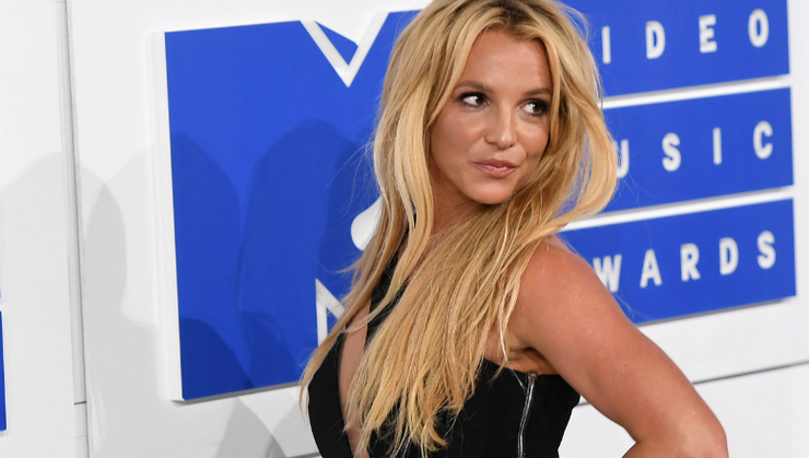 Britney Spears Gives Us 'Something To Talk About' With Bonnie Raitt ...