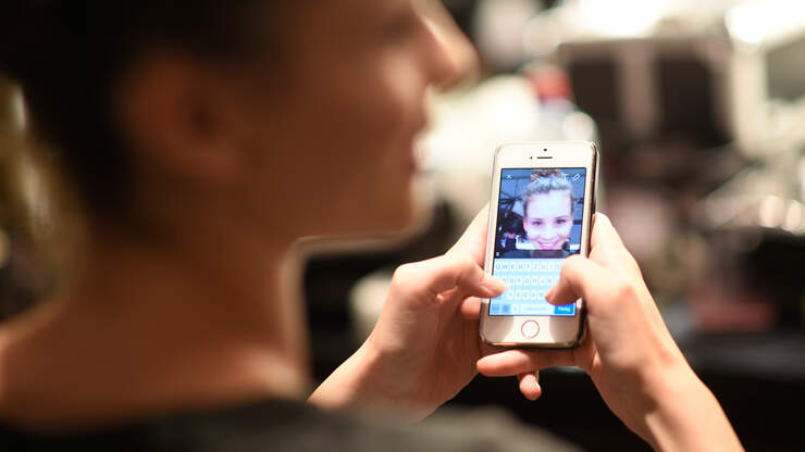 Girlfriend catches SO taking pics in IKEA. See the video ...