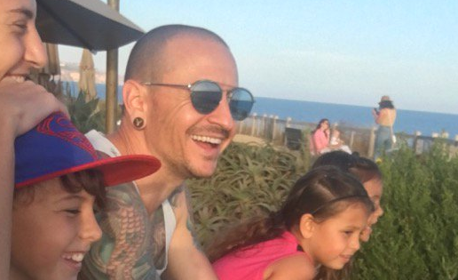 Chester Bennington's Widow Posts Heartbreaking Pic From Days Before He ...