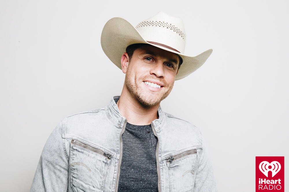 Dustin Lynch gives an exclusive performance at the iHeartRadio Theater in New York City on September 7, 2017.  <p><span style=