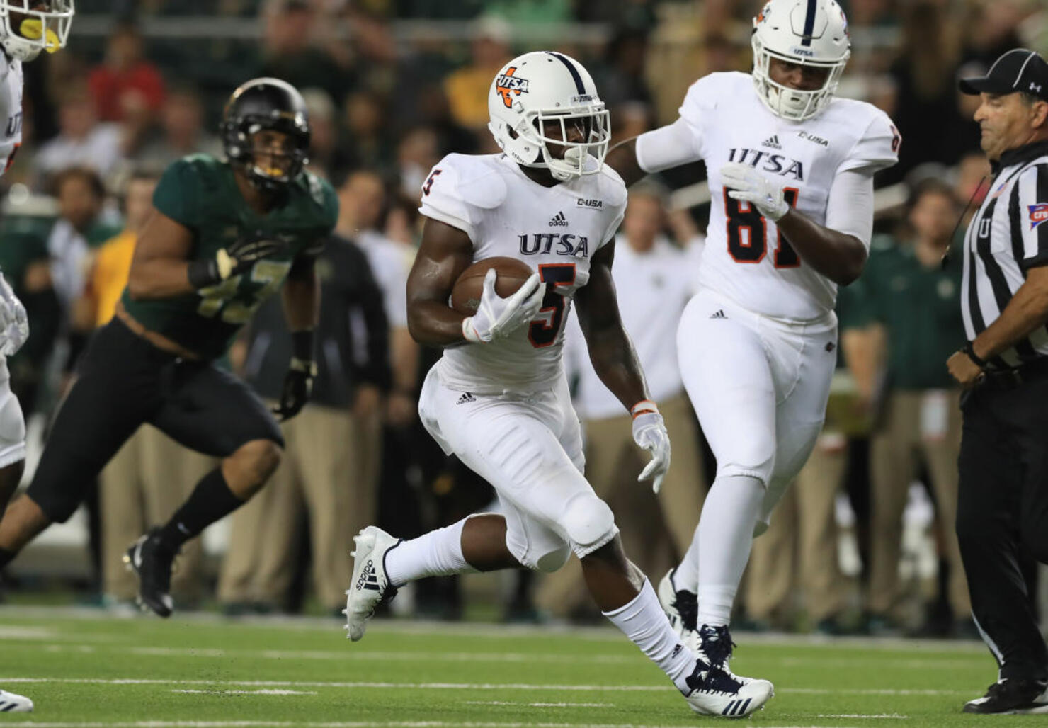 Jalen Rhodes #5 of the UTSA Roadrunners