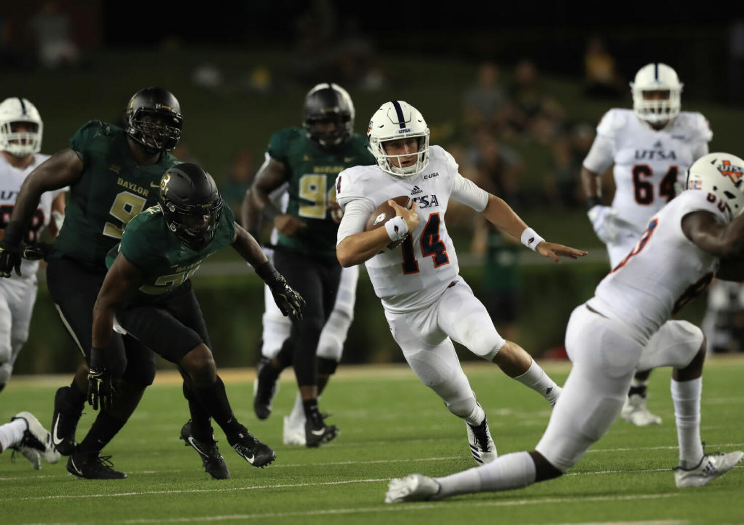 Dalton Sturm #14 of the UTSA Roadrunners 