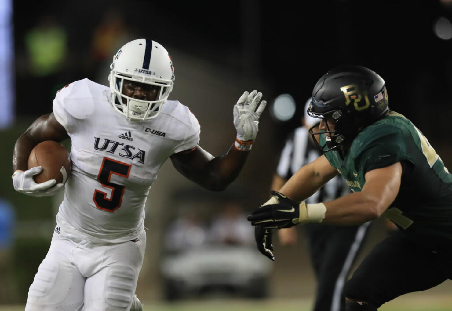 Jalen Rhodes #5 of the UTSA Roadrunners