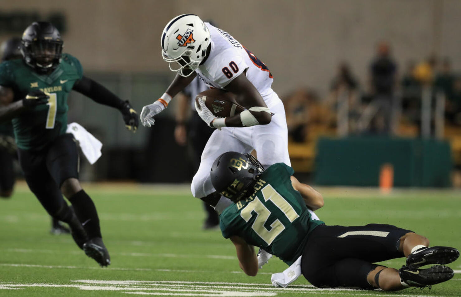  Josh Stewart #80 of the UTSA Roadrunners