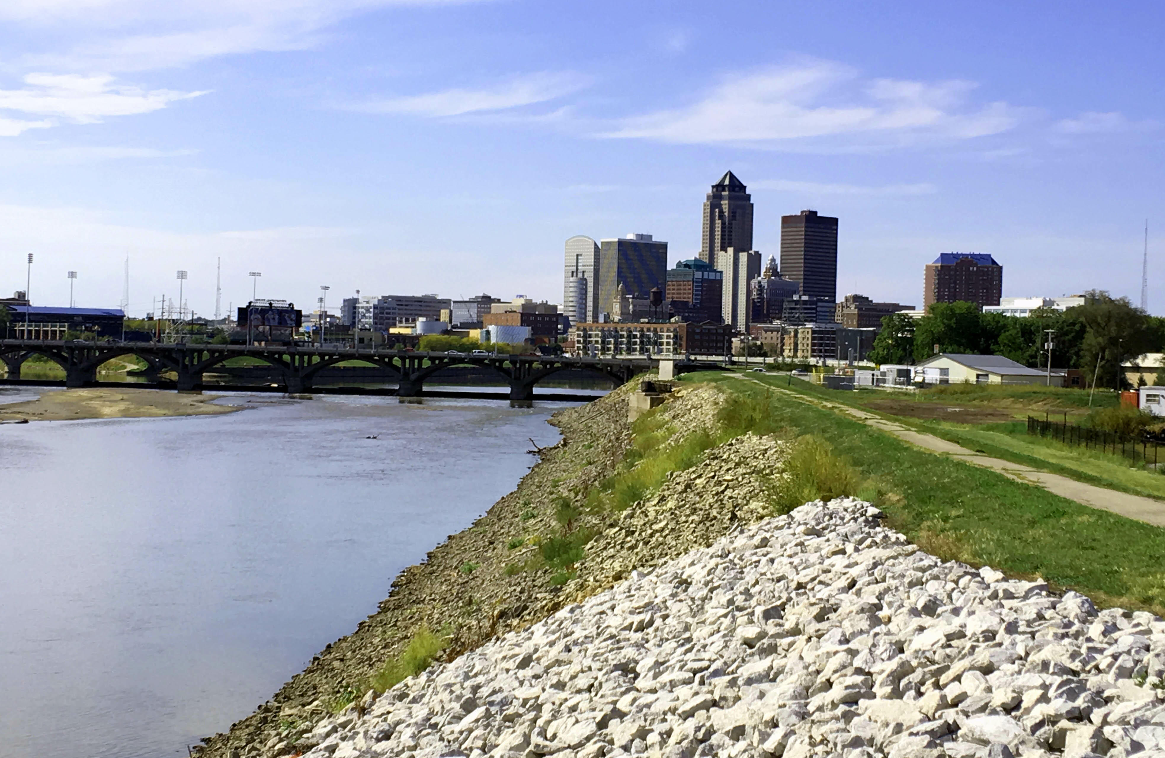 Des Moines homeowners unaware levees not high enough to prevent flood - Thumbnail Image