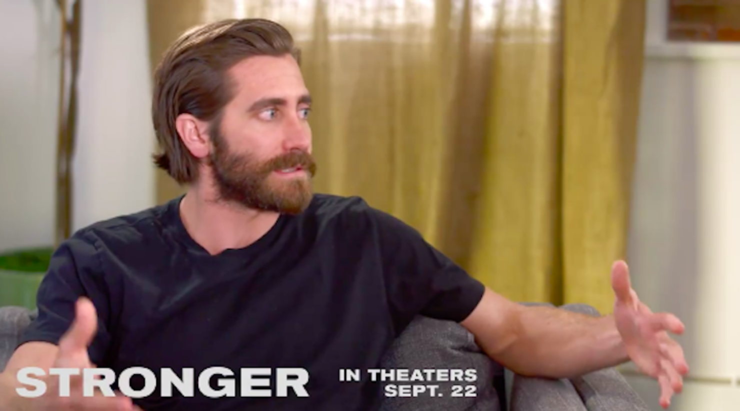 Watch Jake Gyllenhaal and Ryan Reynolds completely lose it during