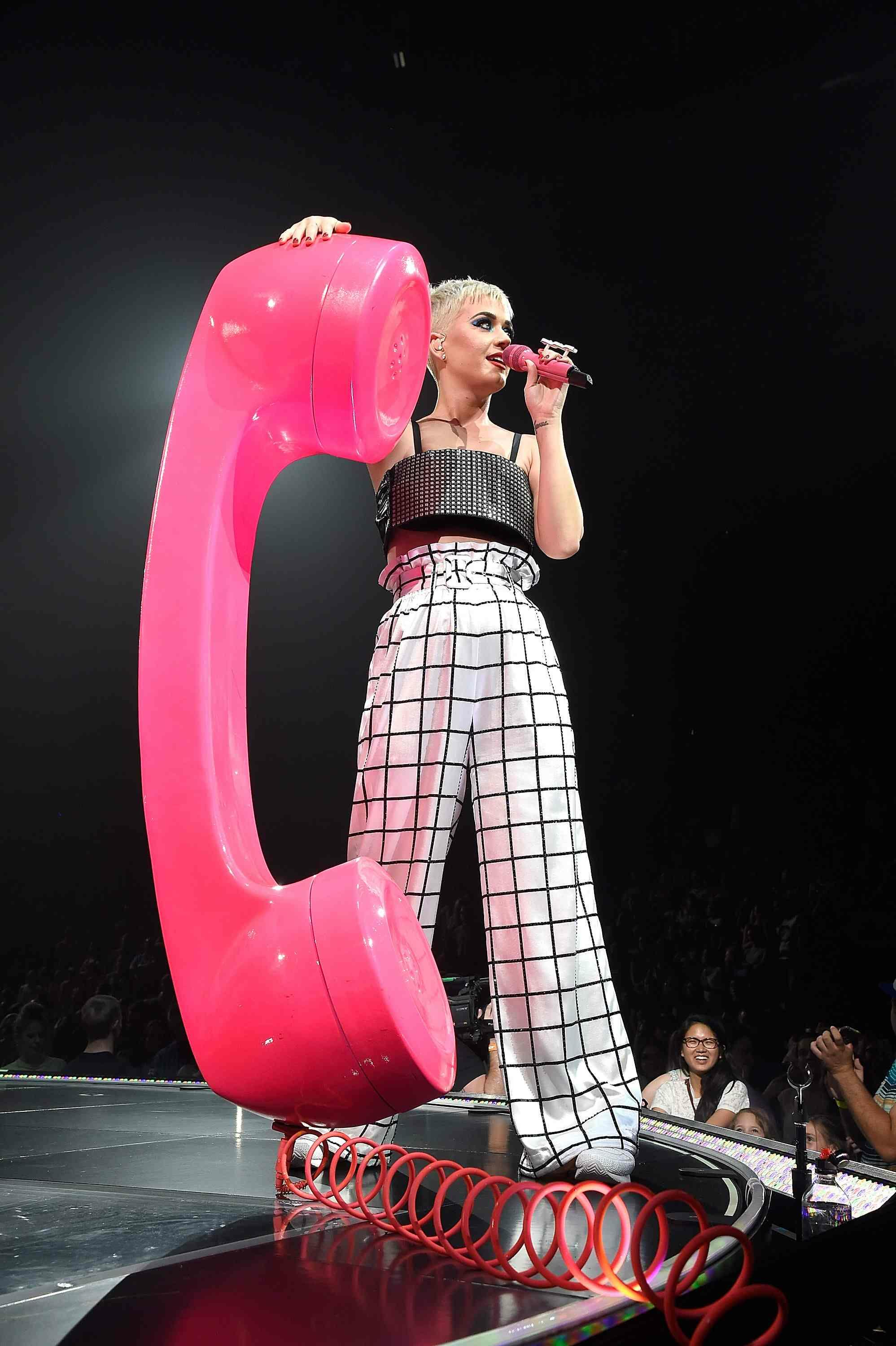 Katy Perry Kicks Off Witness Tour In Sexy Red Bodysuit See All Her 