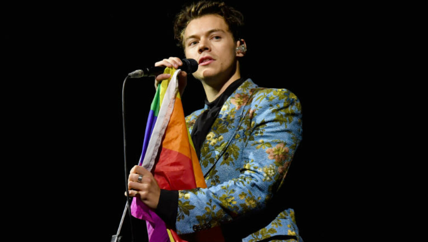 Here's Harry Styles Showing Love To The LGBTQ Community At His Tour