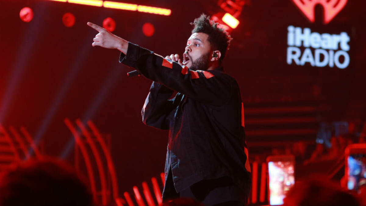 The Weeknd empieza el año marcando historia – KISS FM