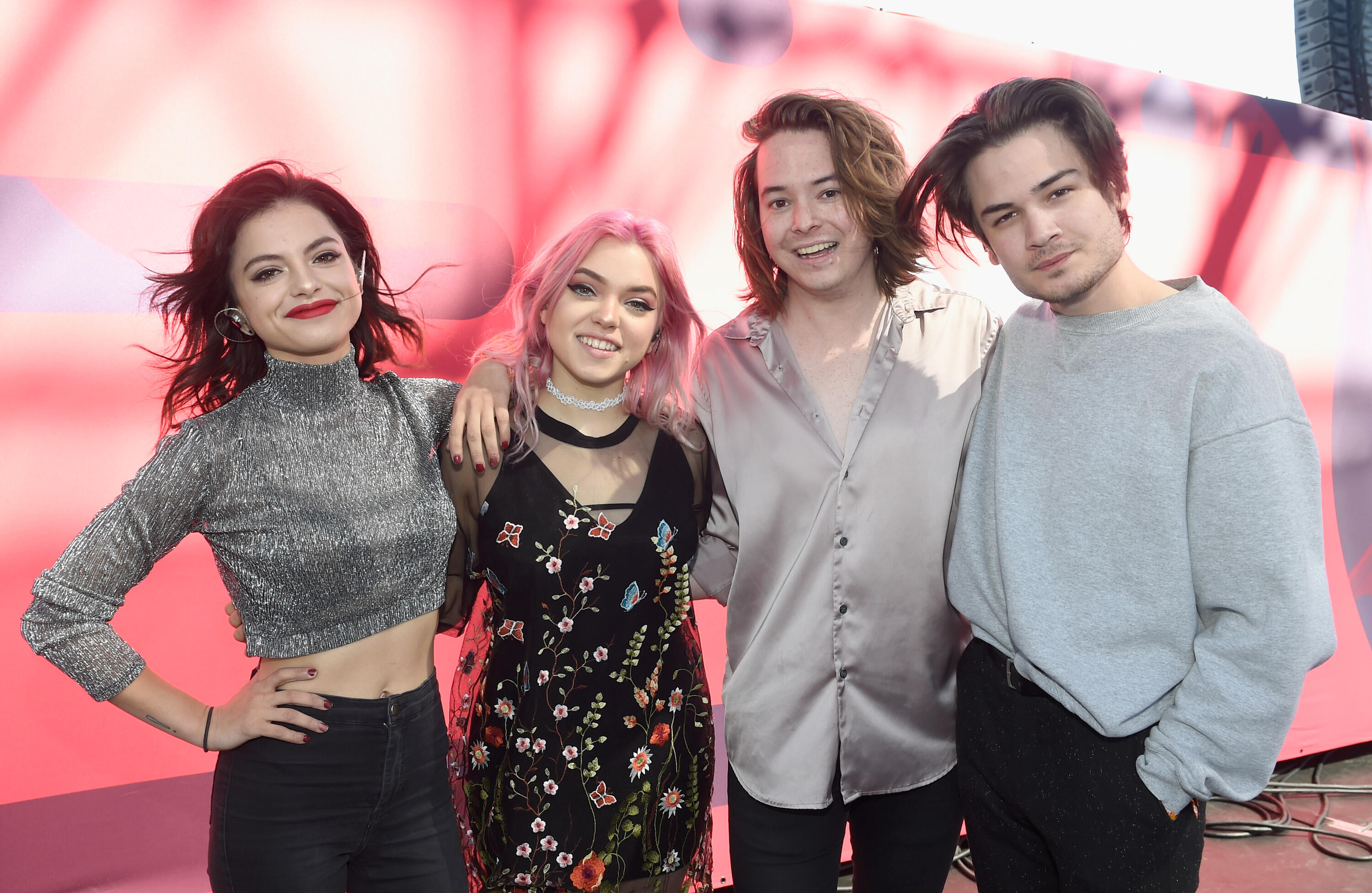 Hey violet hoodie online lyrics