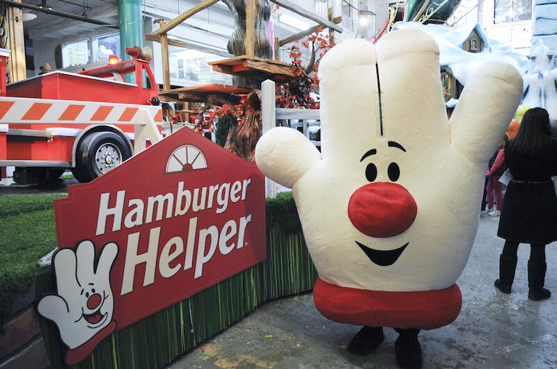 Hamburger Helper's Savage Reply To Sexist Guy Has Twitter Loving The Glove  | iHeart