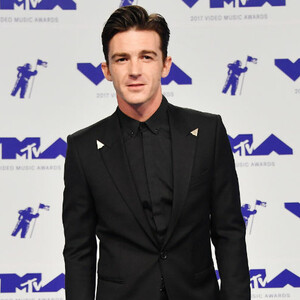 Drake Bell Angrily Chews Out Ball-Throwing High Schoolers At Concert
