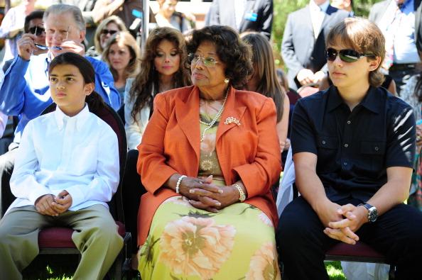 Katherine Jackson Steps Down As Guardian To Michael Jackson's Youngest Son - Thumbnail Image