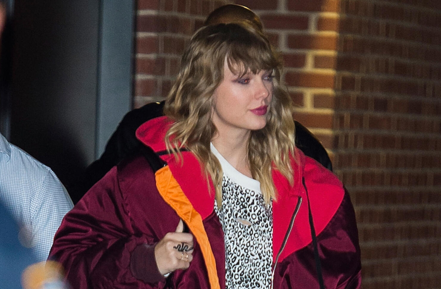 Taylor Swift Went To Target To Buy 'reputation' & Surprise Shoppers