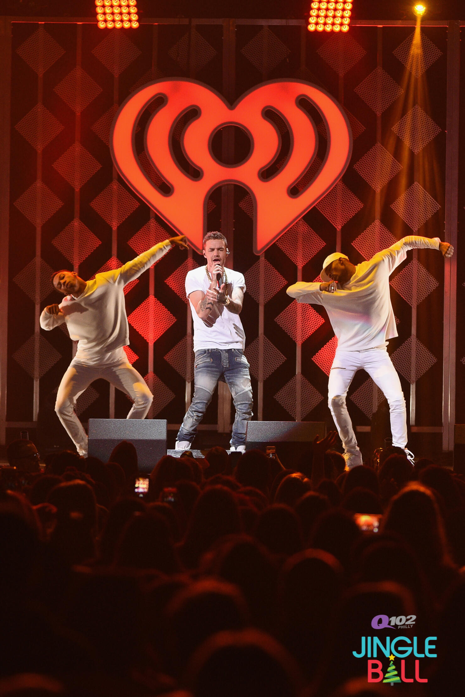 Niall Horan live at Q102 Jingle Ball 2017.