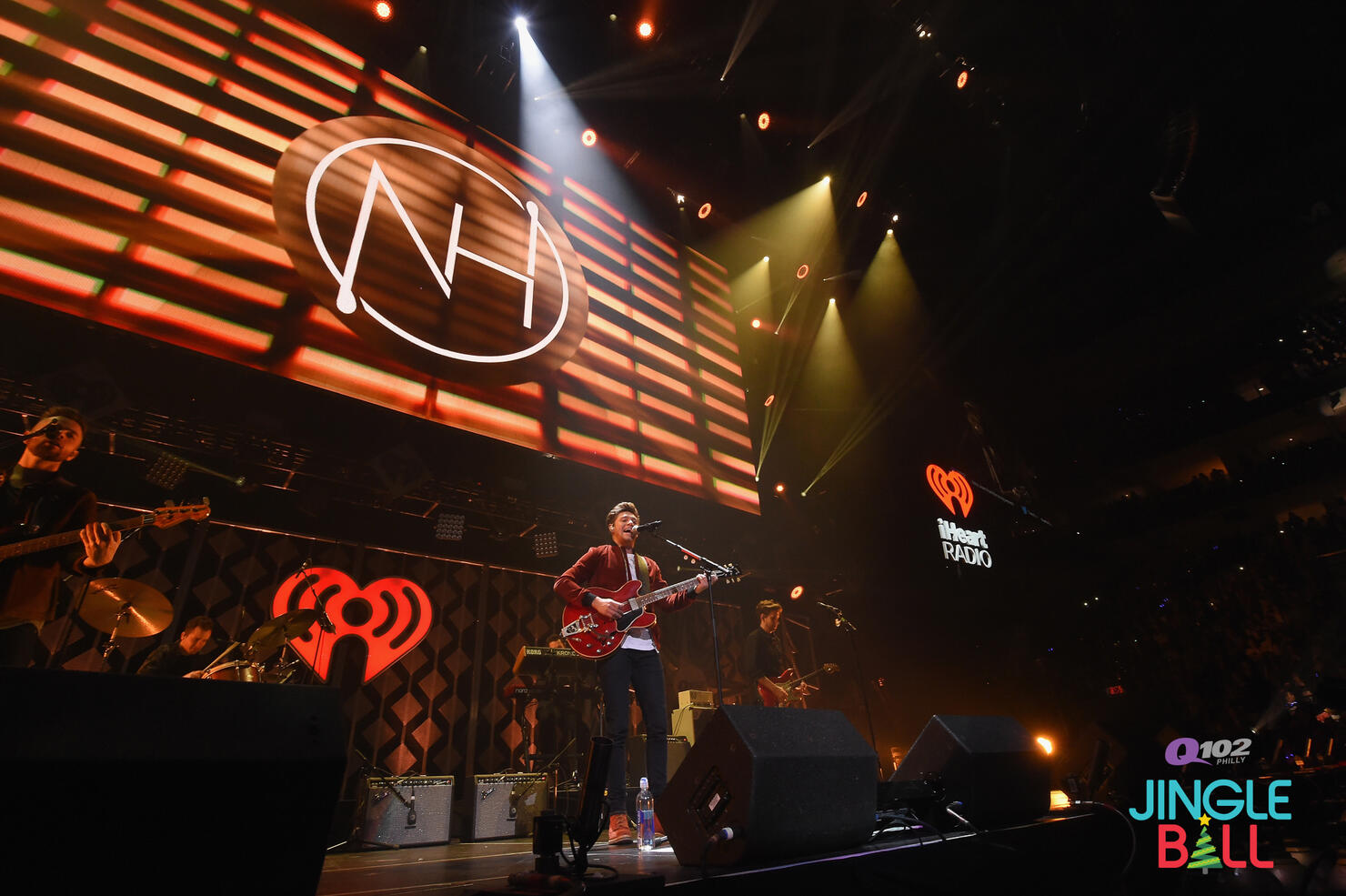 Niall Horan live at Q102 Jingle Ball 2017.