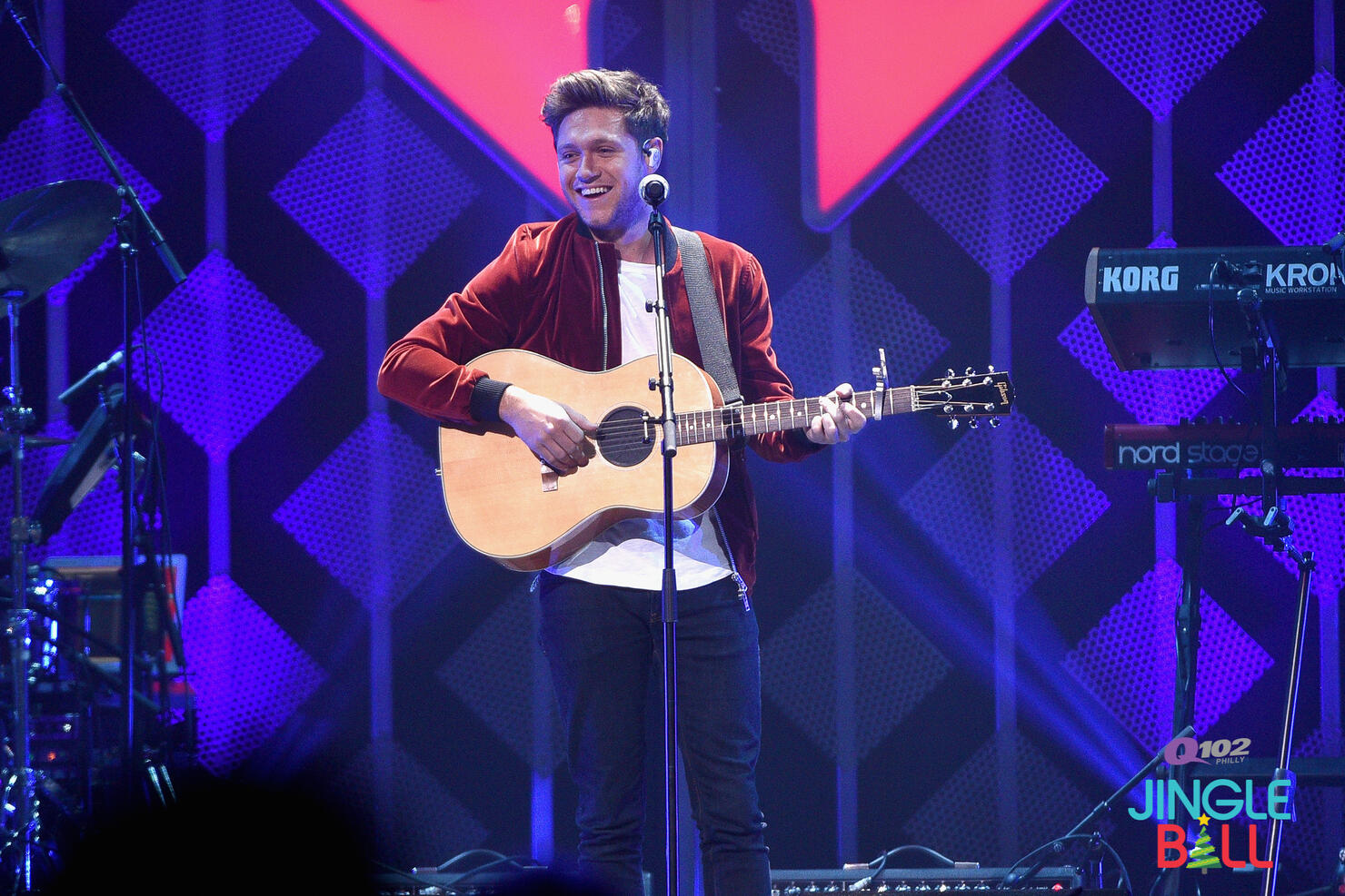 Niall Horan live at Q102 Jingle Ball 2017.