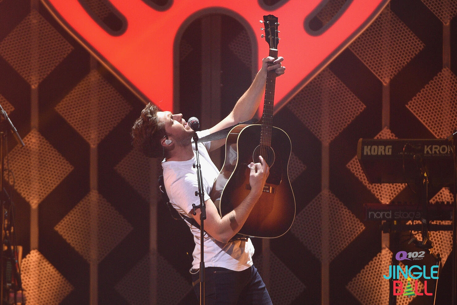 Niall Horan live at Q102 Jingle Ball 2017.